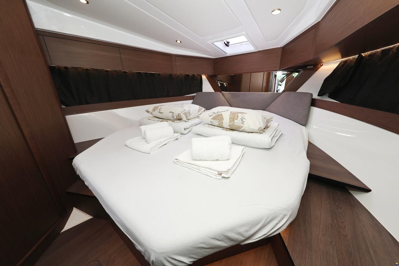 Beneteau Antares 11 FLY
