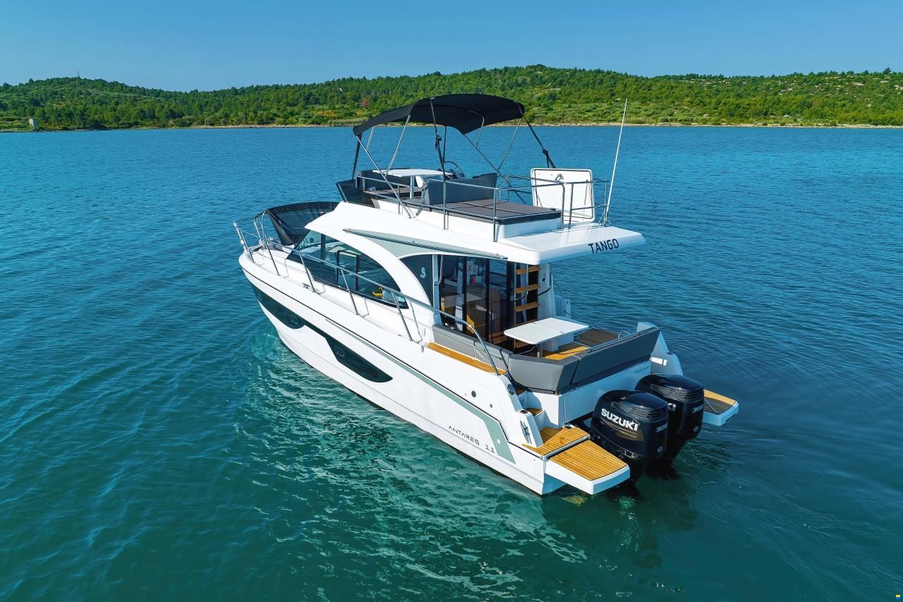 Beneteau Antares 11 FLY