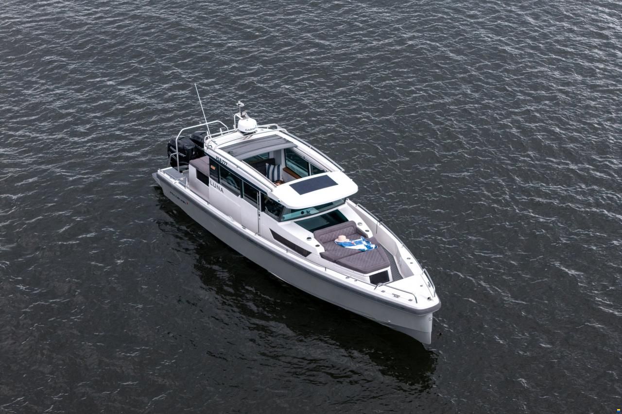 Axopar 37 XC Cross Cabin