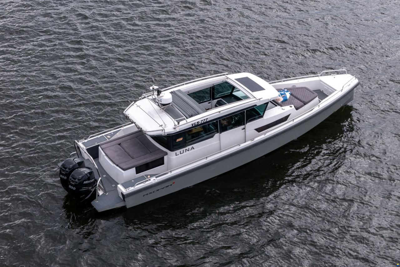 Axopar 37 XC Cross Cabin