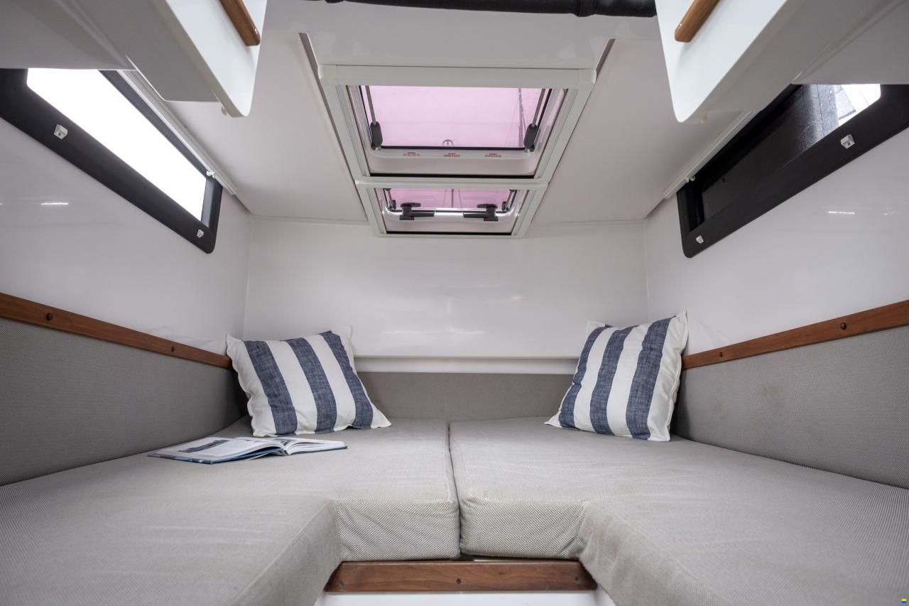 Axopar 37 XC Cross Cabin
