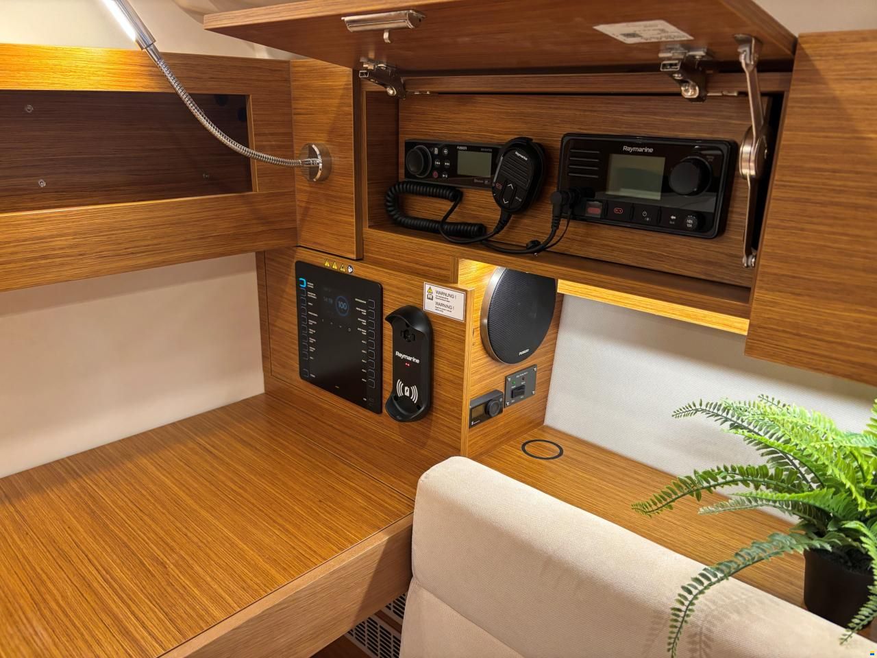 Hanse 348