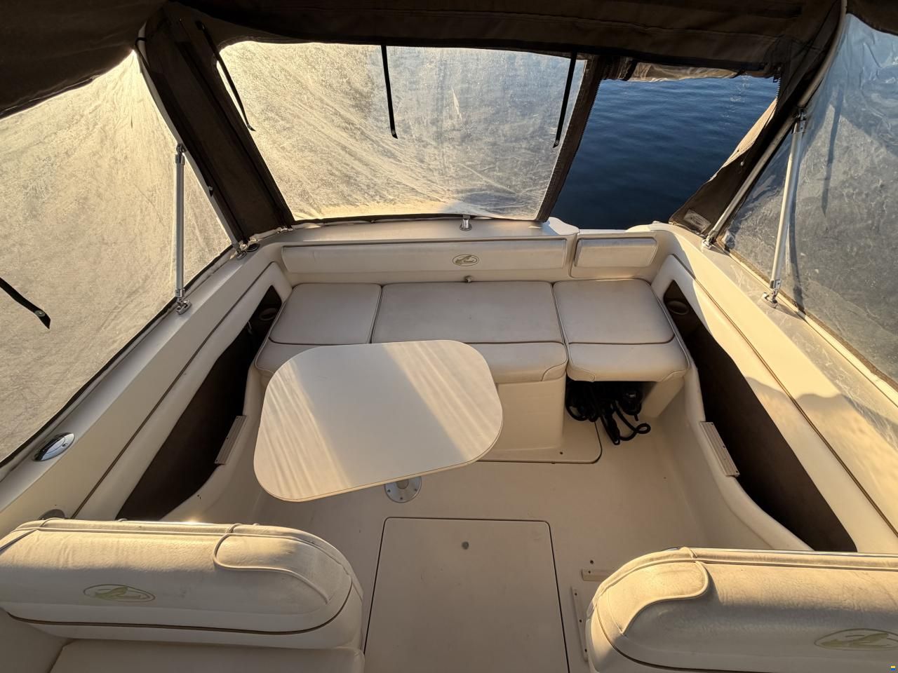 Sea Ray 215 Express Cruiser