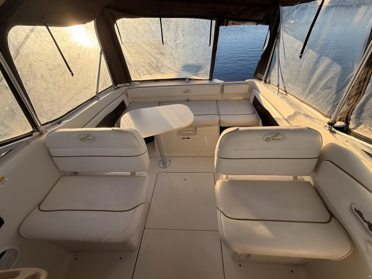 Sea Ray 215 Express Cruiser