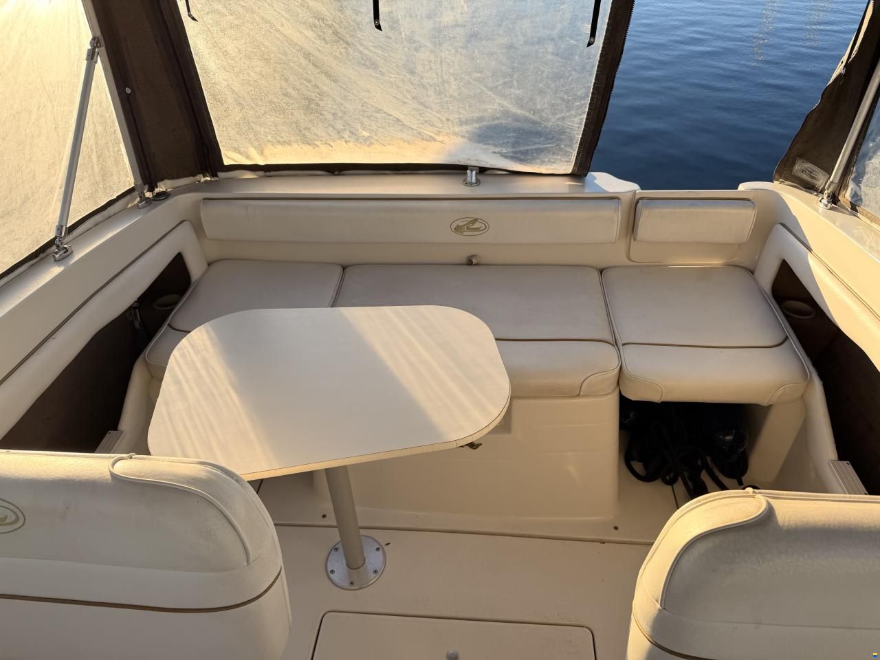 Sea Ray 215 Express Cruiser