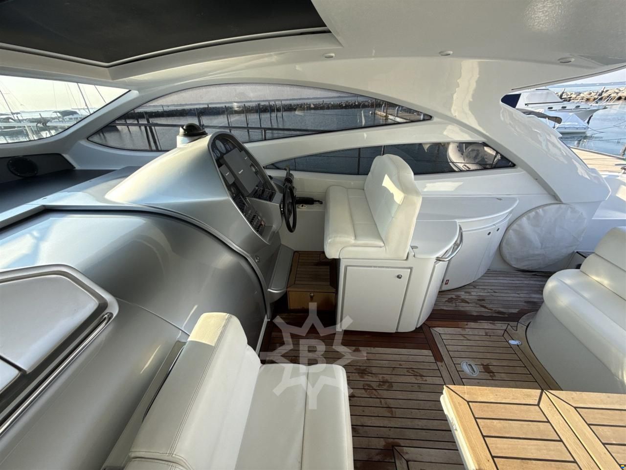 Pershing 50'