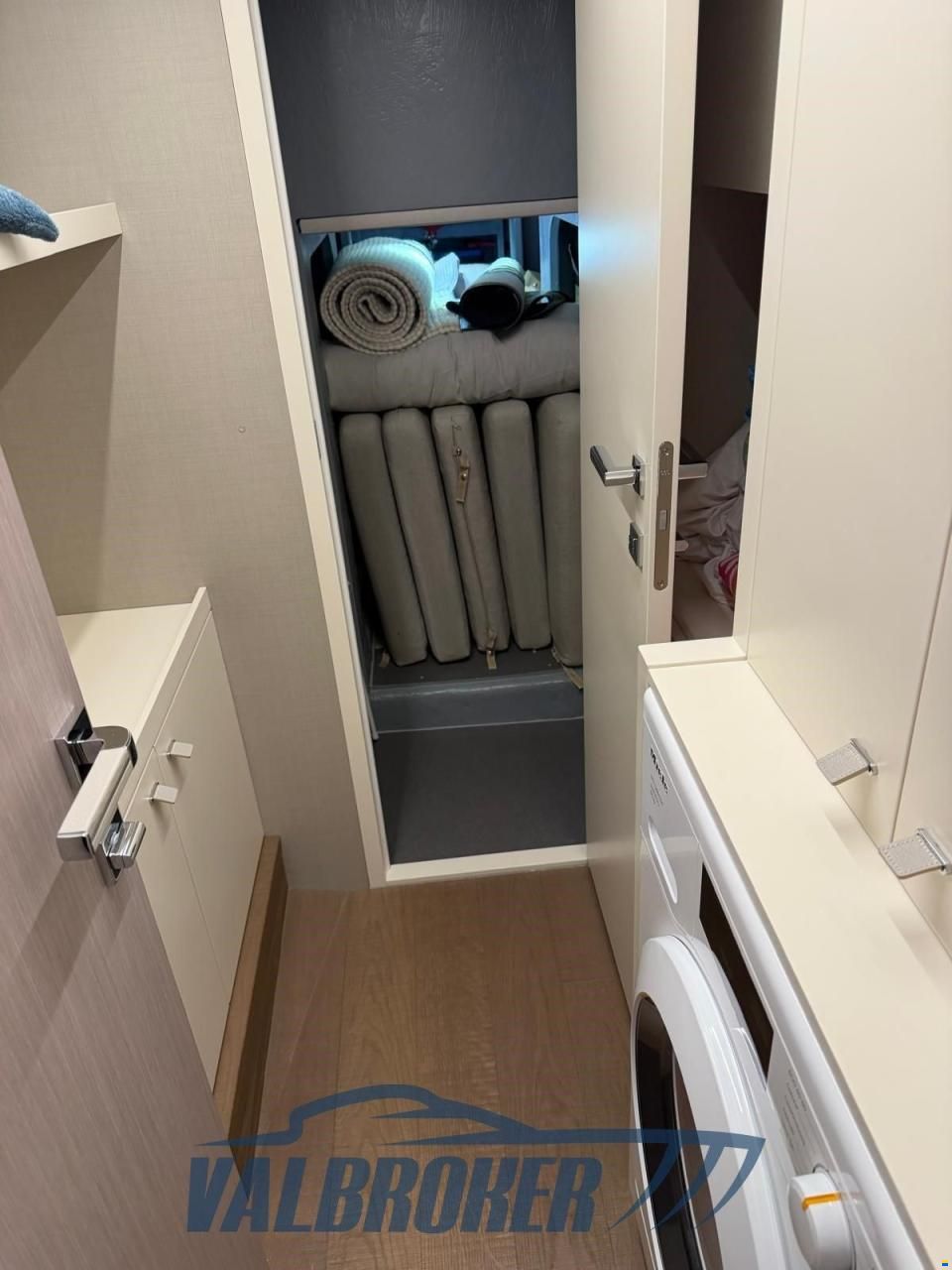 Absolute Navetta 70
