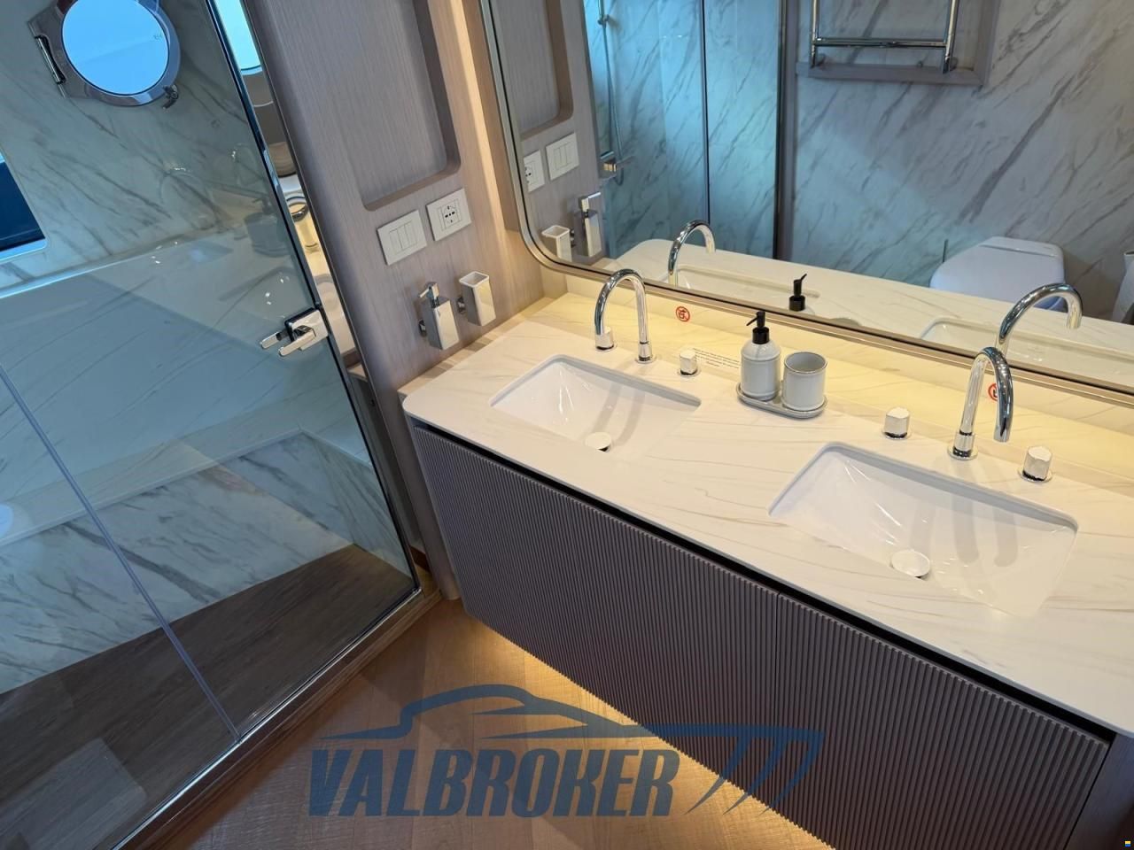 Absolute Navetta 70