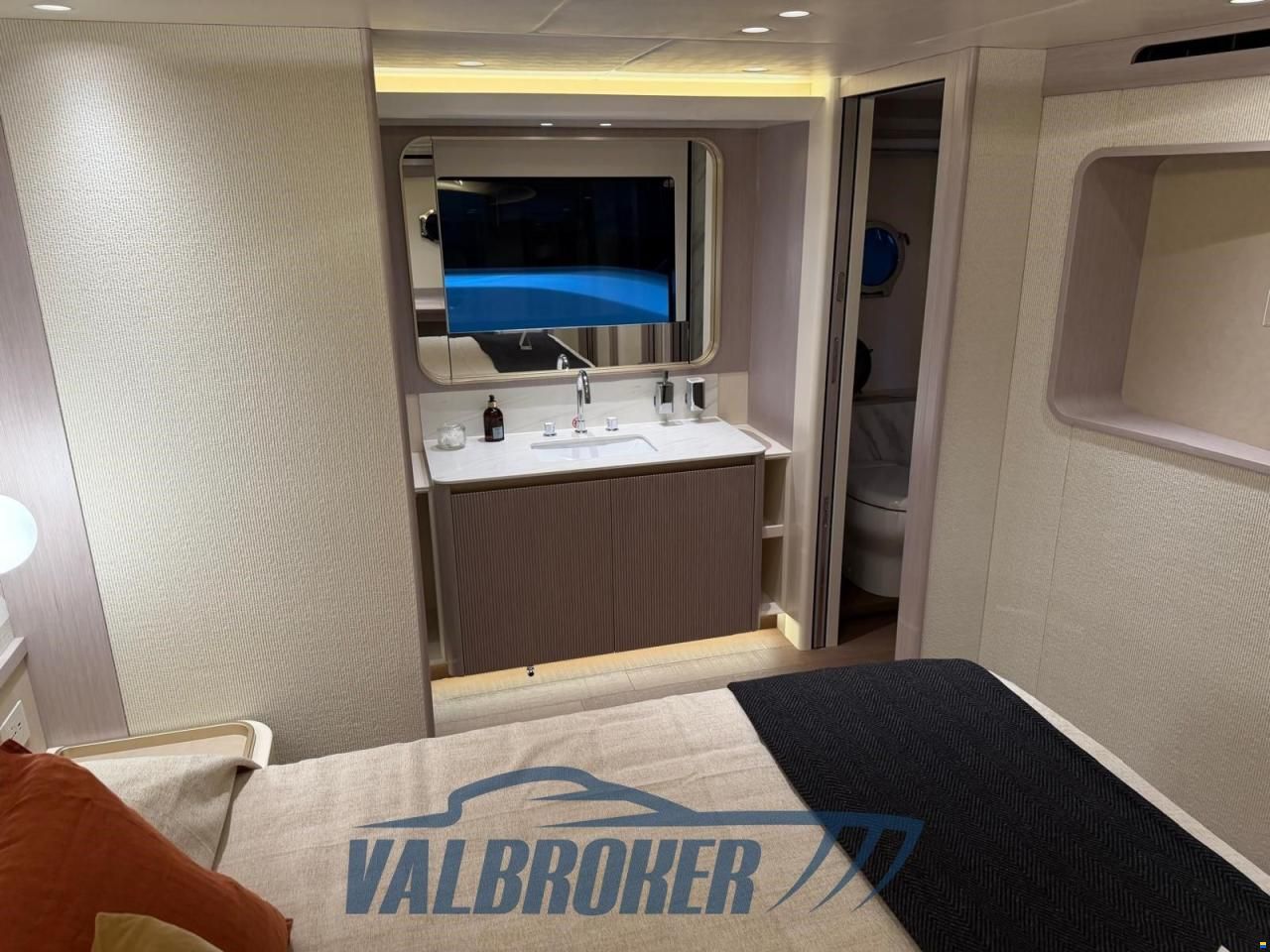 Absolute Navetta 70