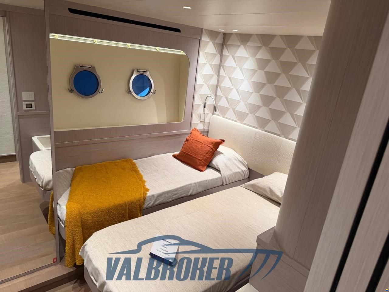 Absolute Navetta 70
