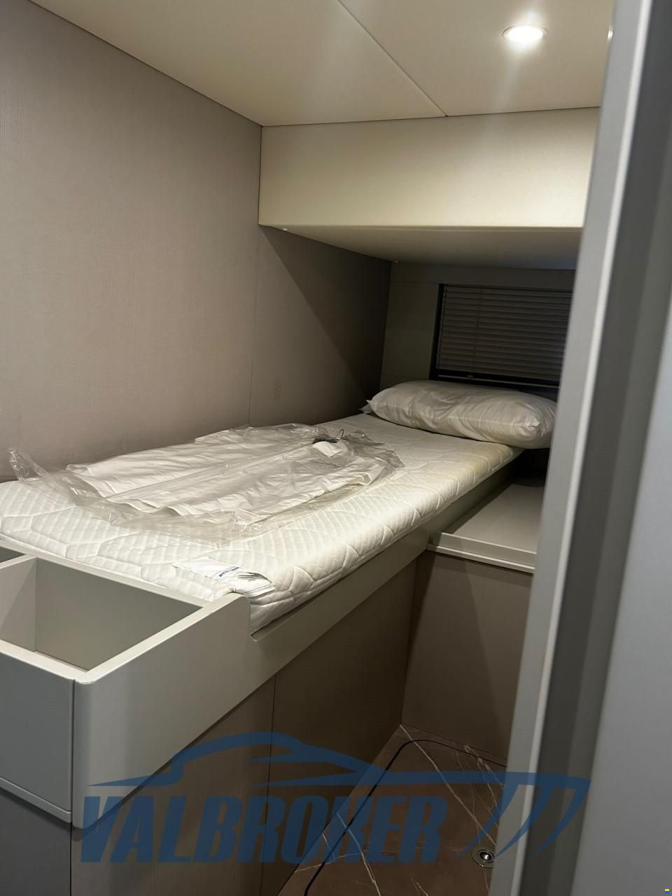 Absolute Navetta 70