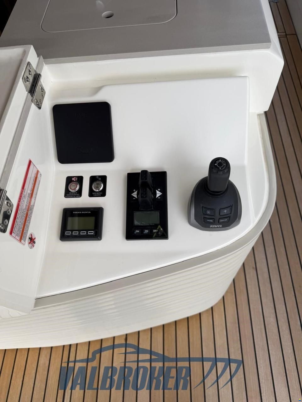 Absolute Navetta 70