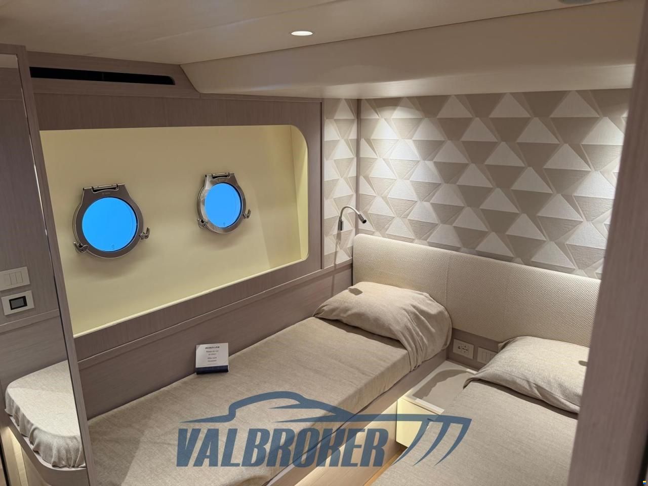 Absolute Navetta 70