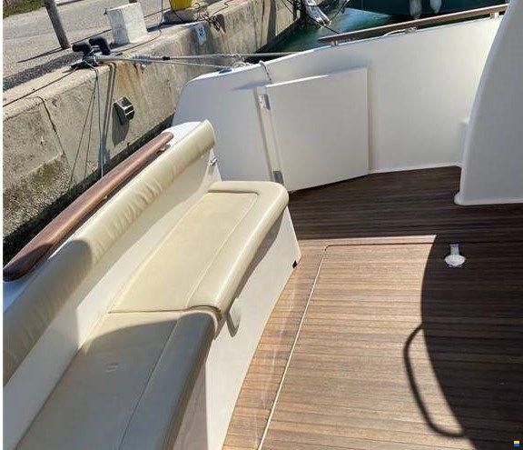 Jeanneau Prestige 32'