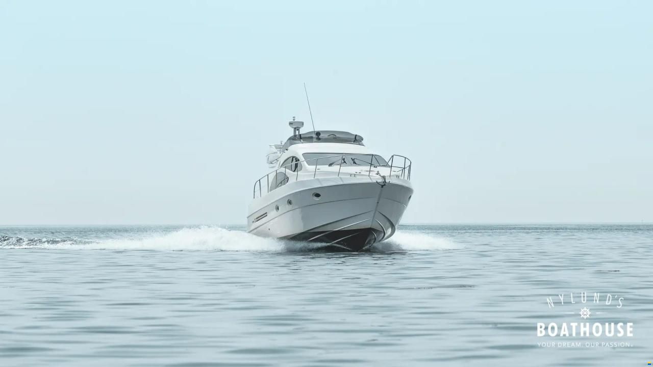 Azimut 42 Fly