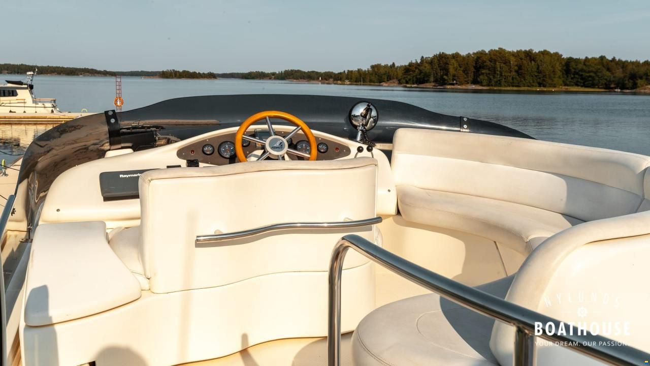 Azimut 42 Fly