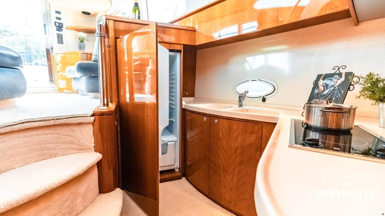 Azimut 42 Fly