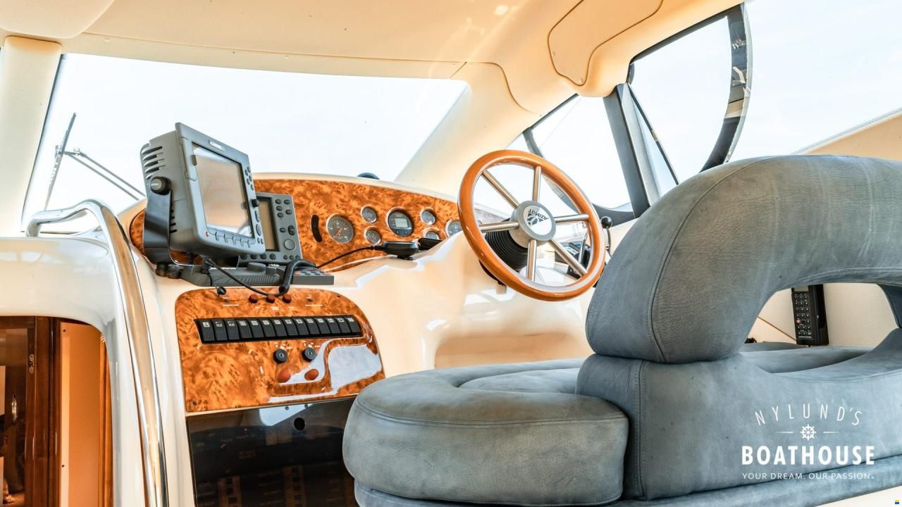 Azimut 42 Fly