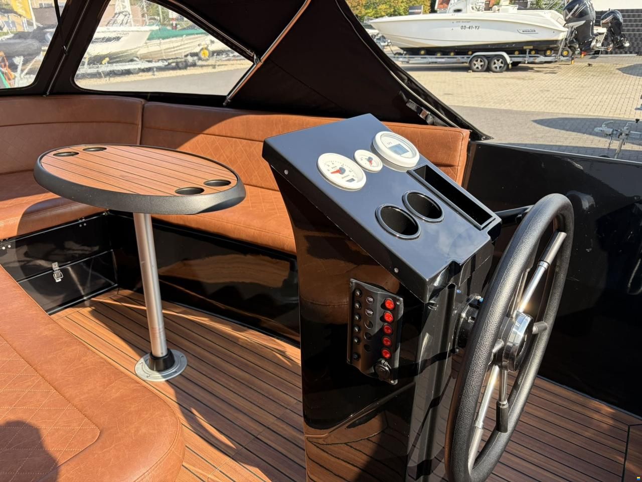 Maxima 600 Tender