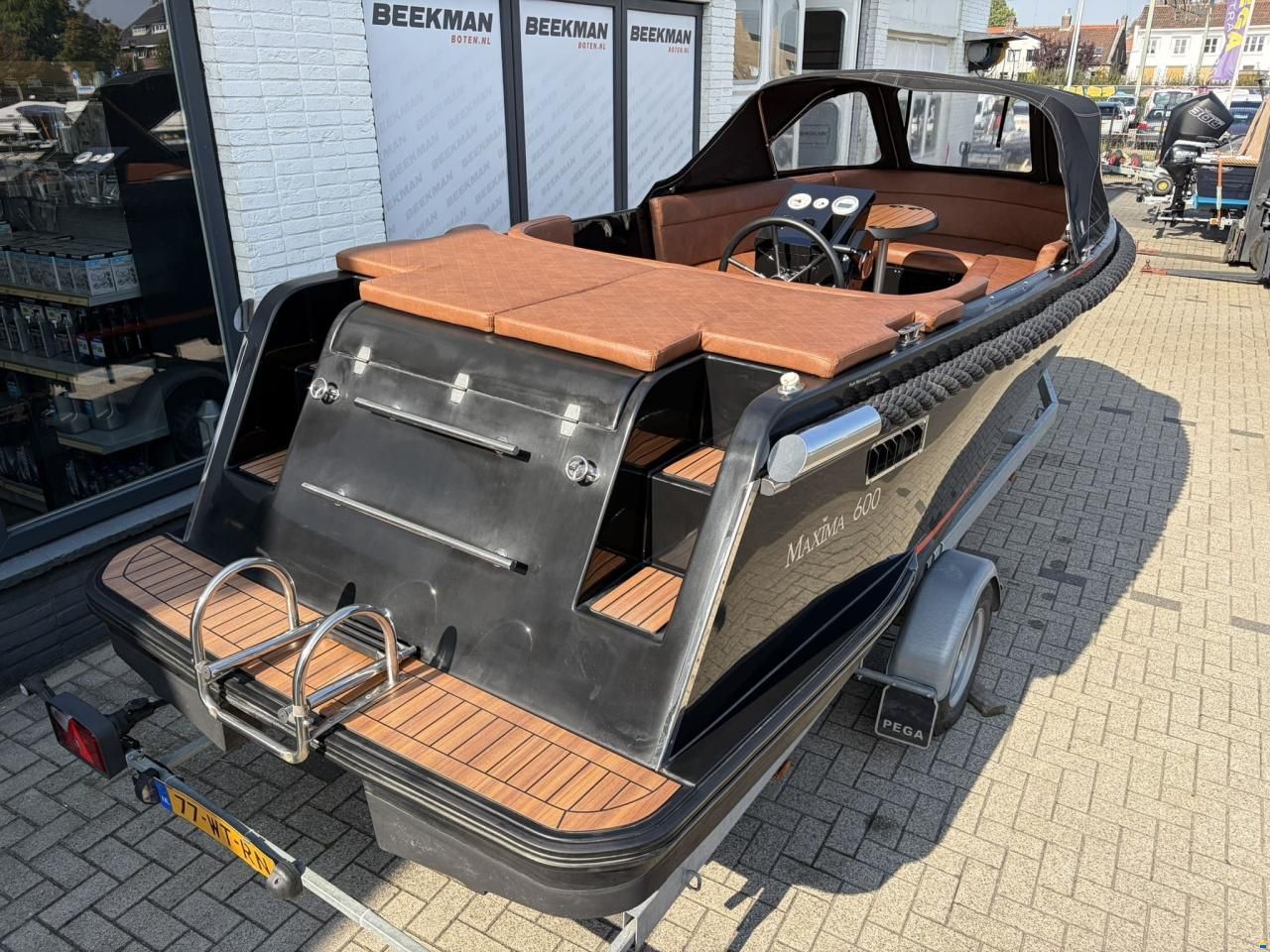 Maxima 600 Tender