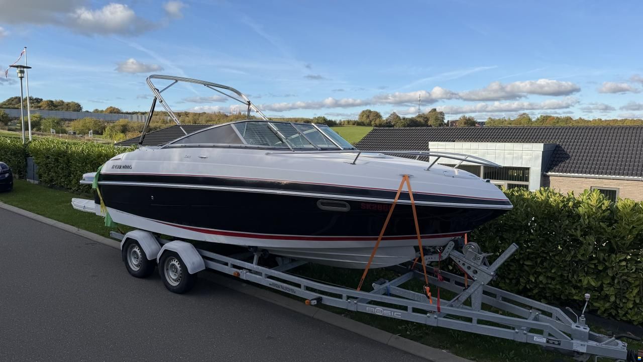 Four Winns 215 sundowner