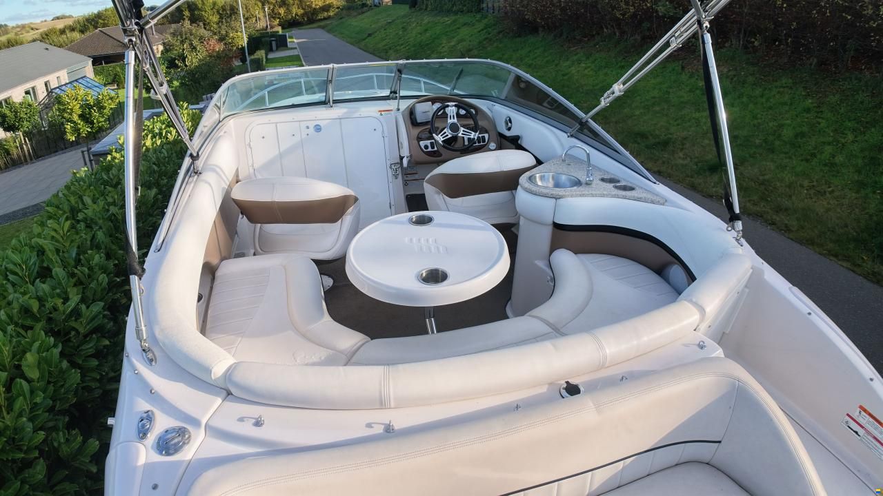 Four Winns 215 sundowner