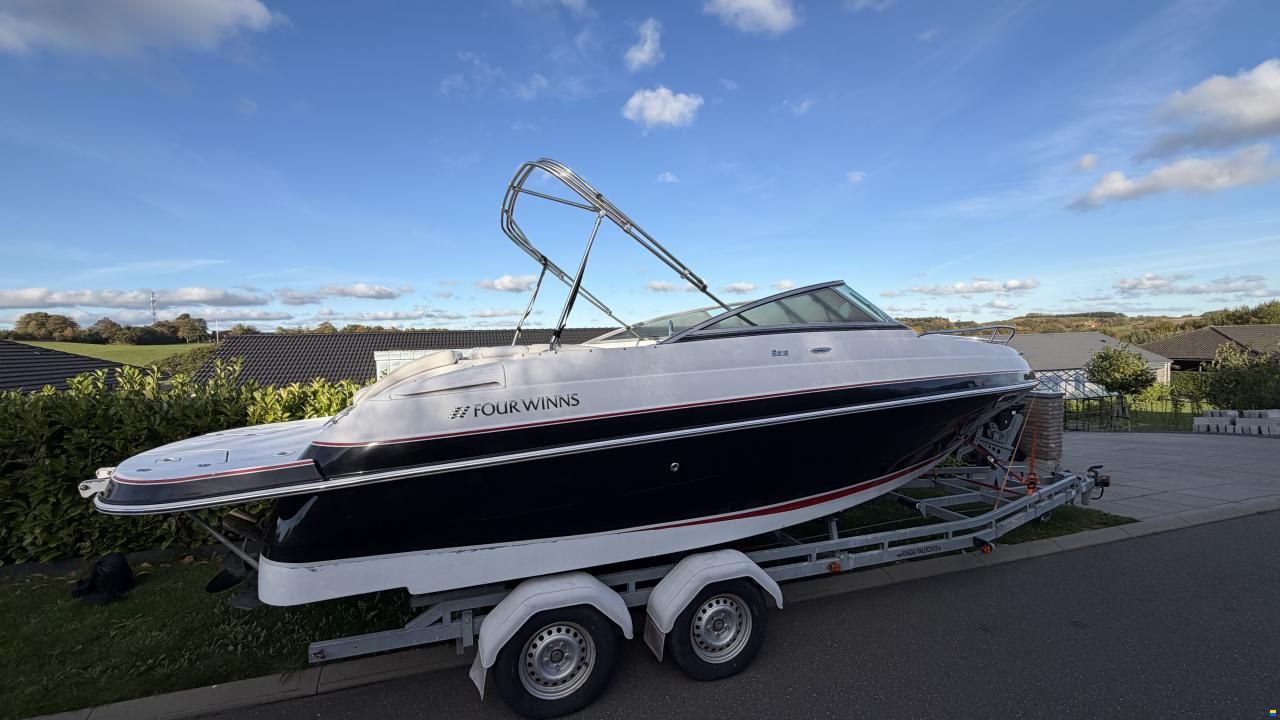 Four Winns 215 sundowner