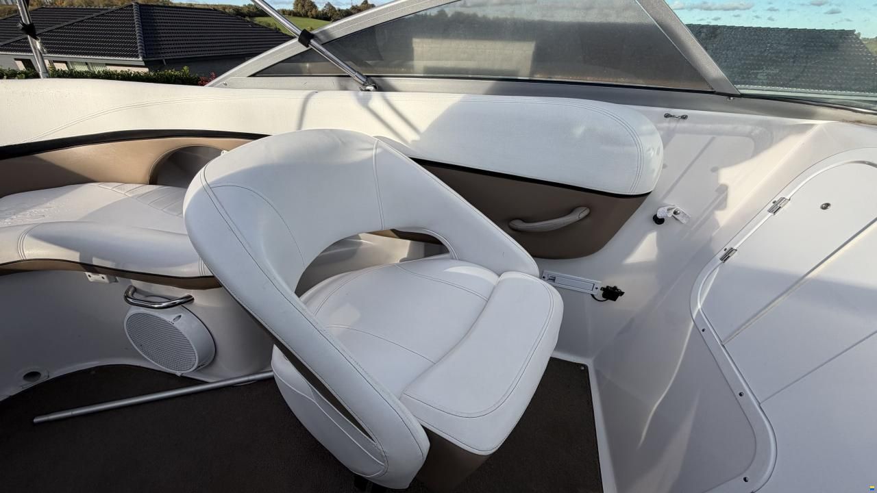 Four Winns 215 sundowner