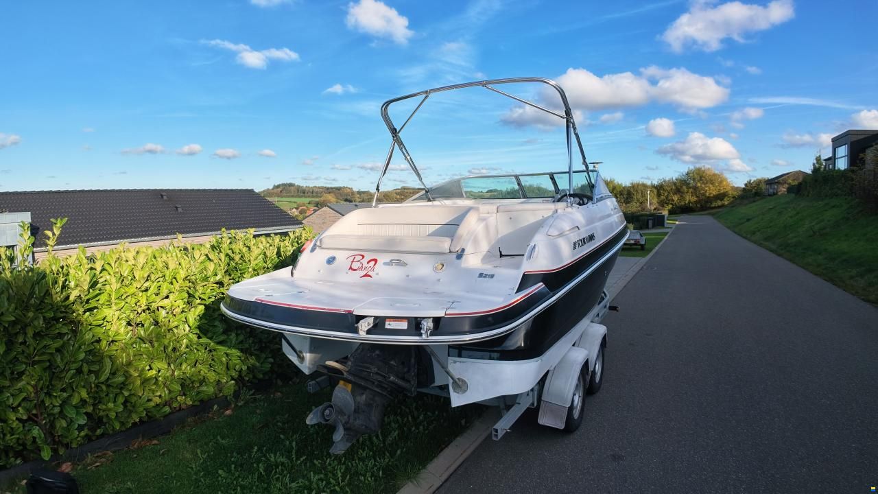 Four Winns 215 sundowner