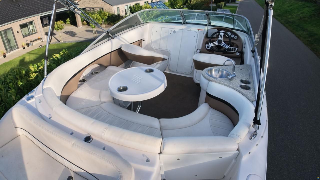 Four Winns 215 sundowner