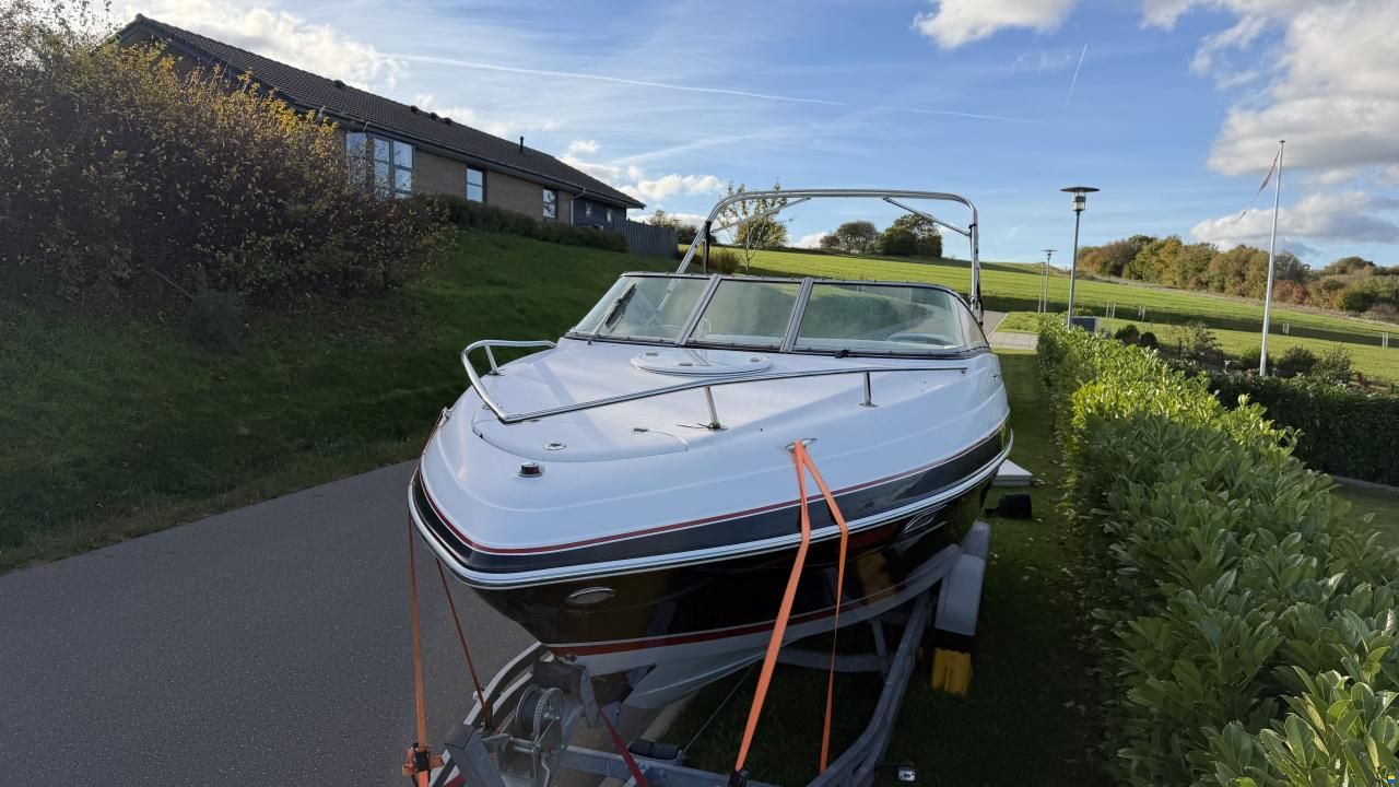 Four Winns 215 sundowner