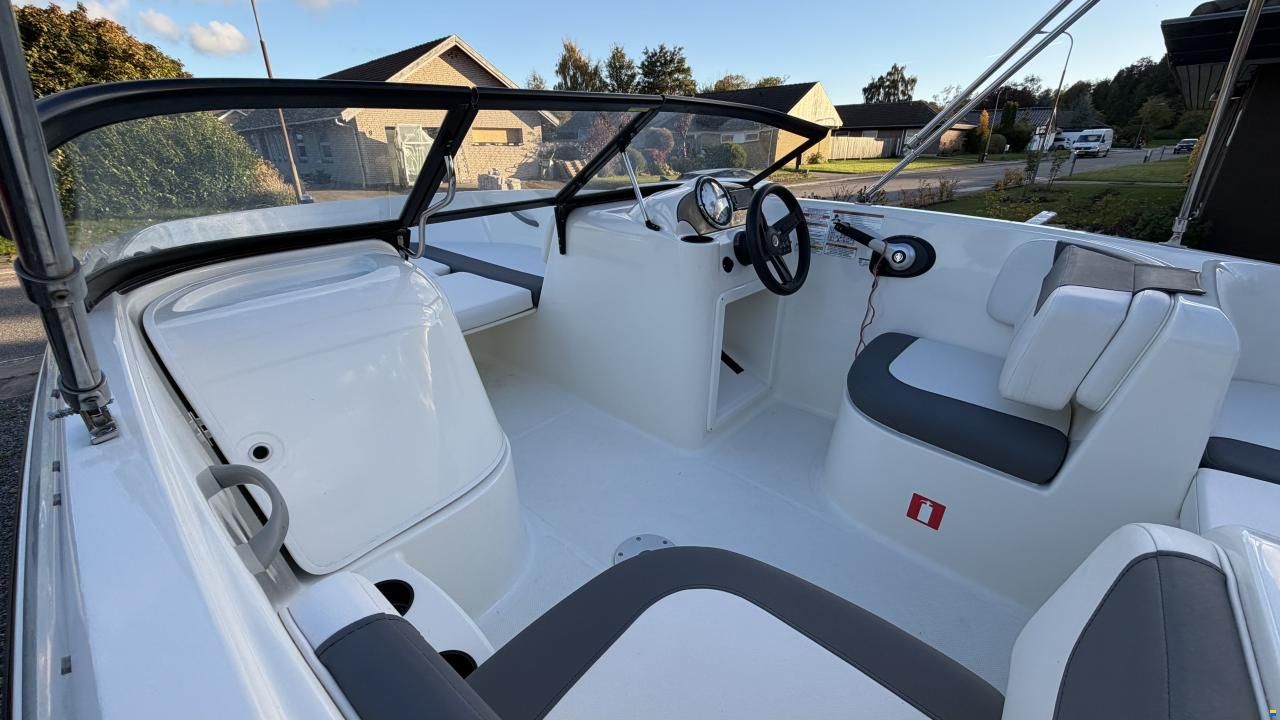 Bayliner E5 Element
