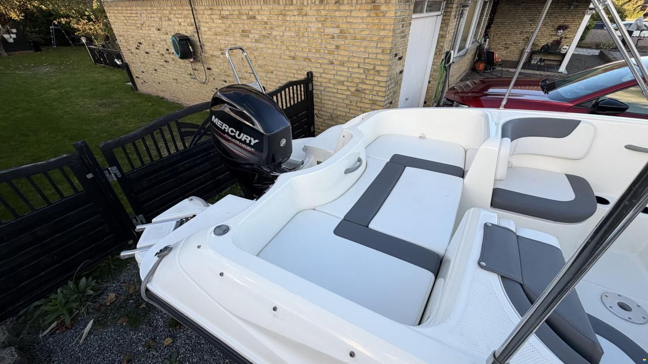 Bayliner E5 Element