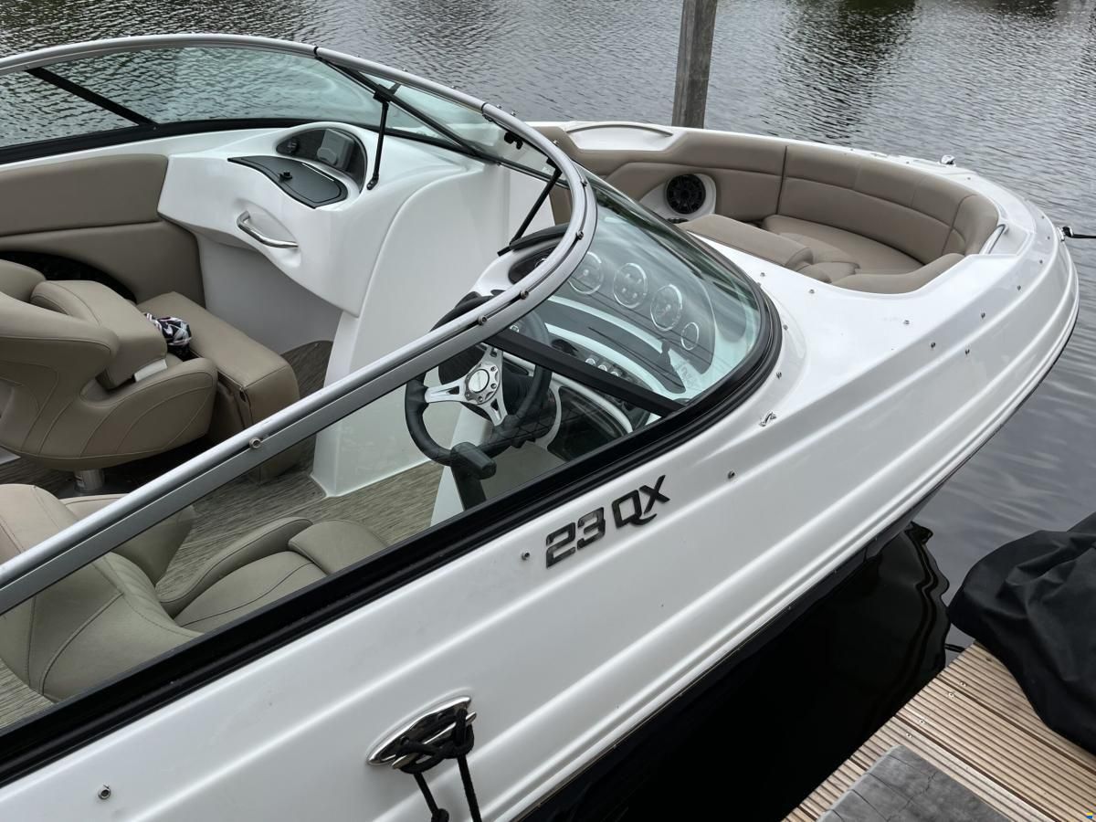Rinker 23QX