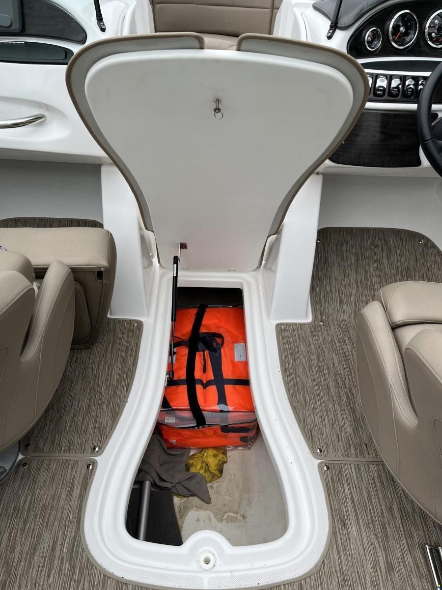 Rinker 23QX