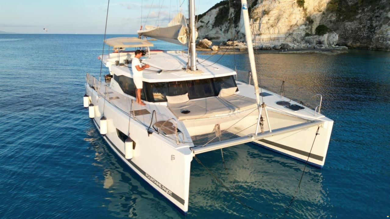 Fountaine Pajot Lucia 40