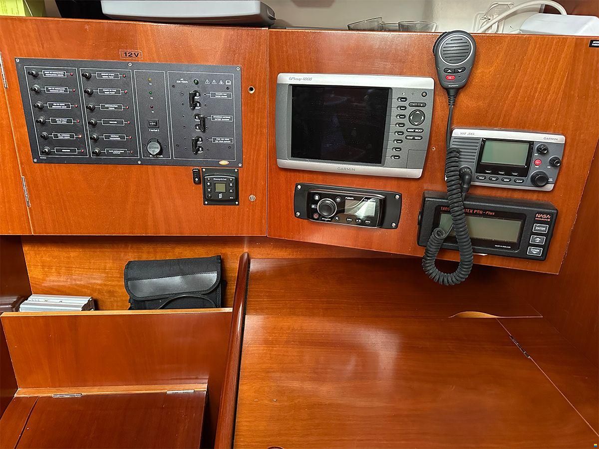 Beneteau Oceanis 393