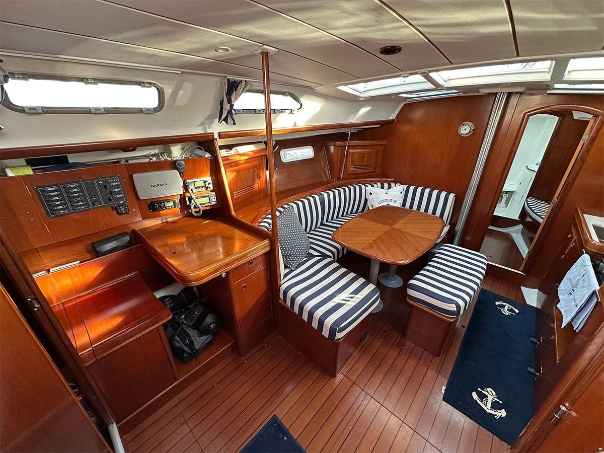 Beneteau Oceanis 393
