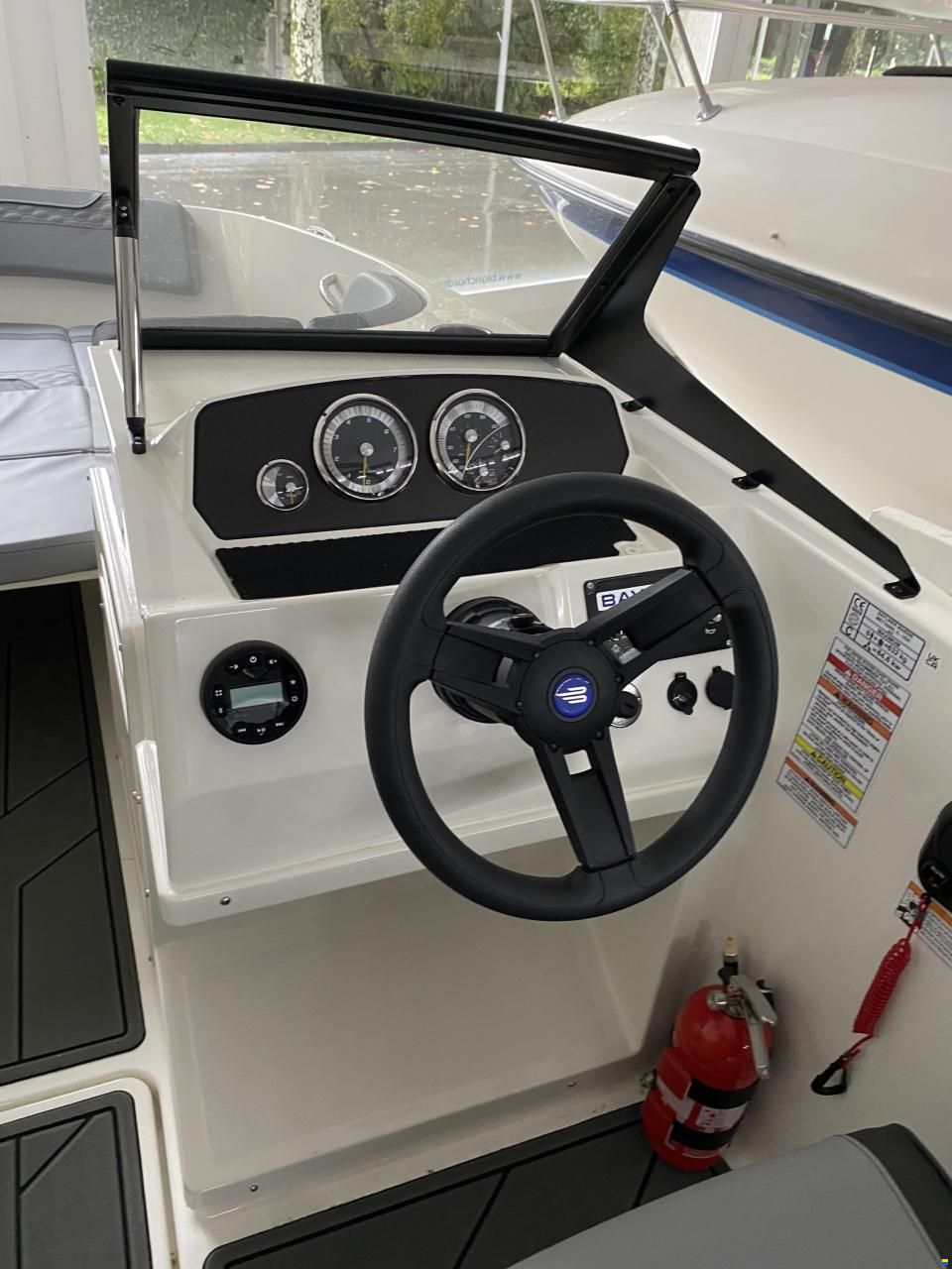 Bayliner M19