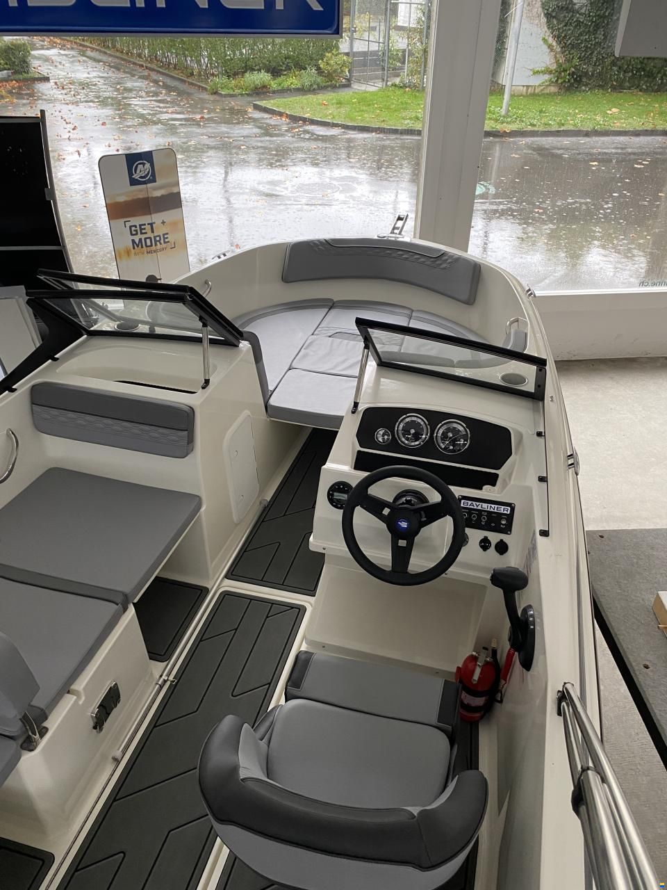 Bayliner M19