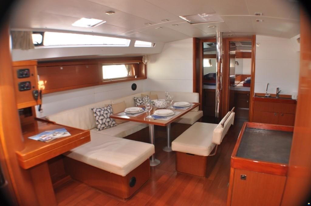 Beneteau Oceanis 48