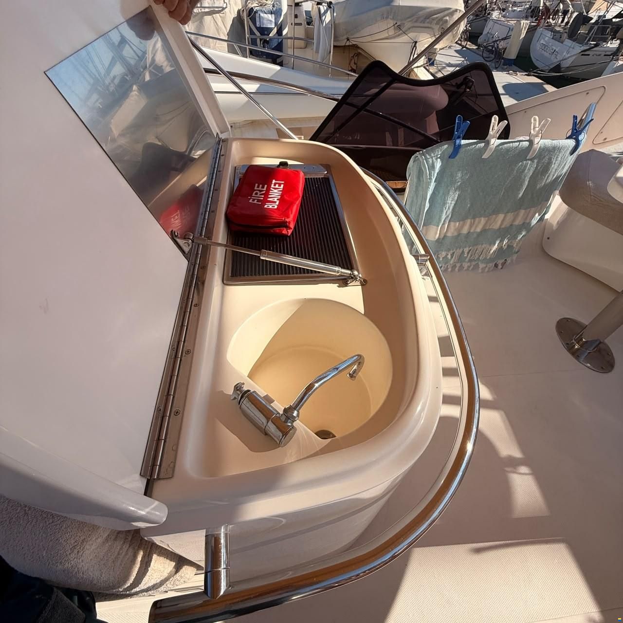AICON Yachts 56 Fly