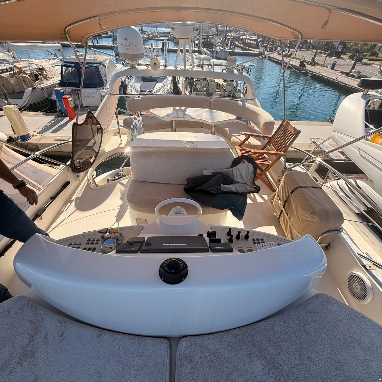 AICON Yachts 56 Fly