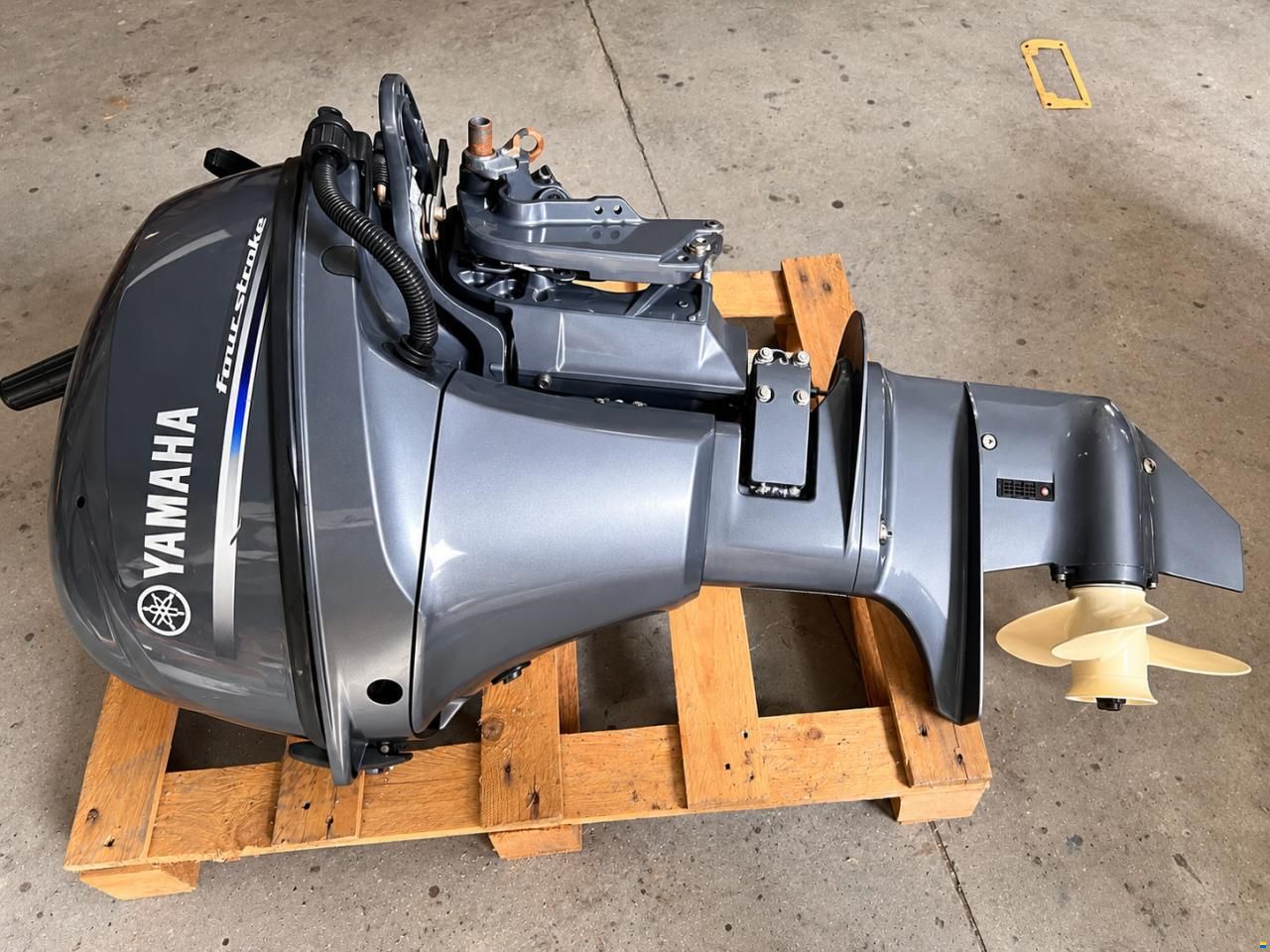 YAMAHA 8HP