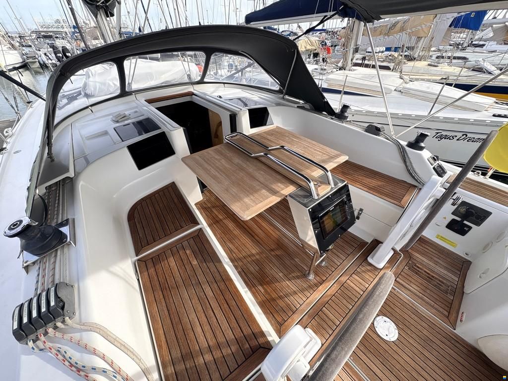 Hanse 385