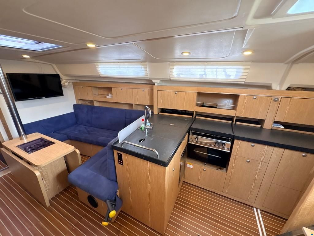Hanse 385