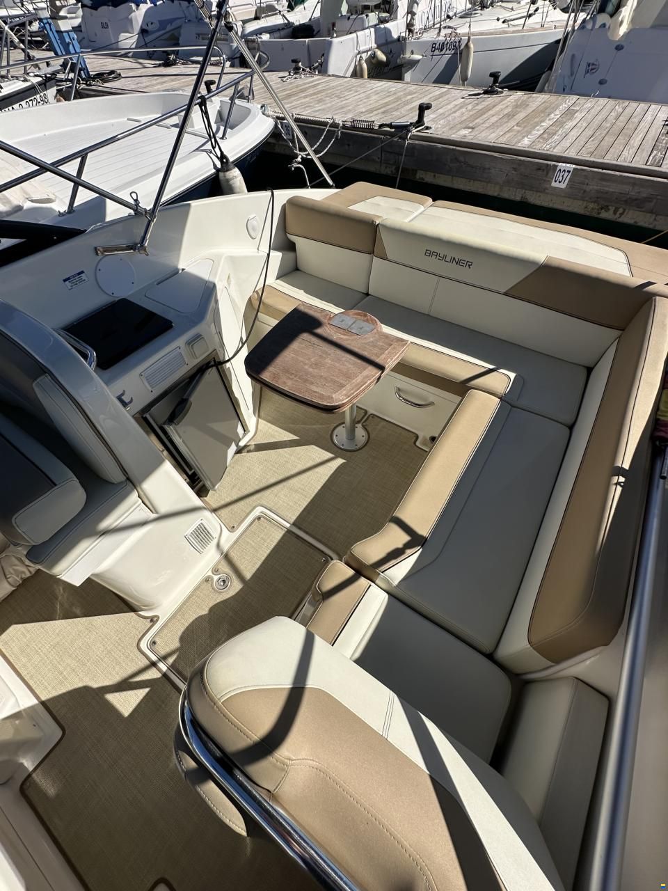 Bayliner 742R Cuddy