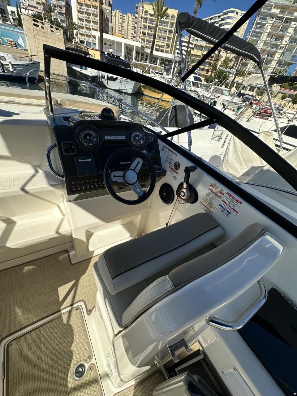 Bayliner 742R Cuddy