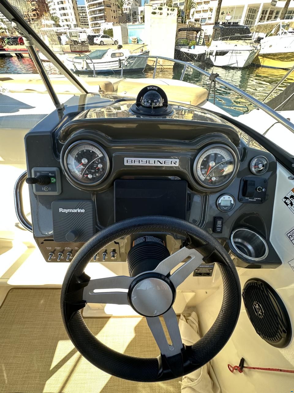 Bayliner 742R Cuddy