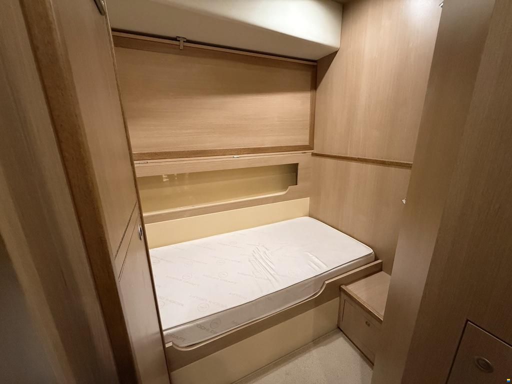 Mochi Craft Dolphin 64 Sun Top